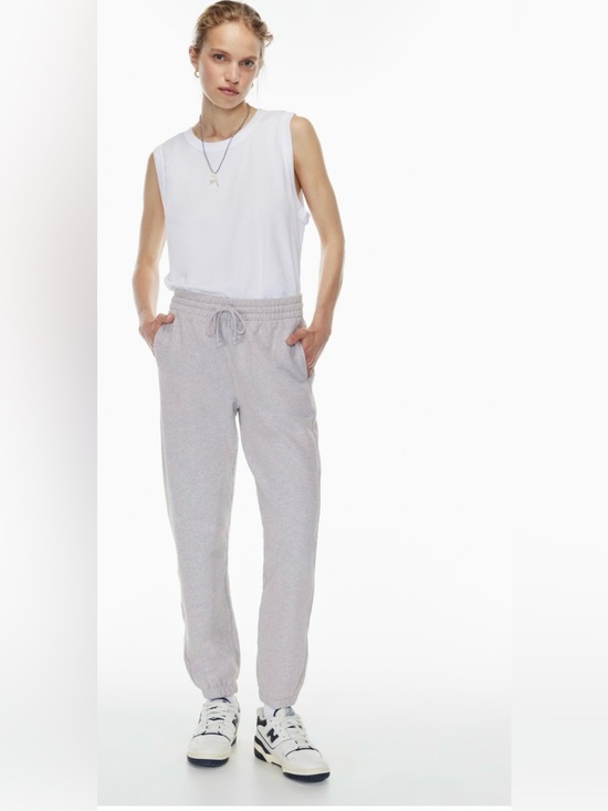 Aritzia Pants - Aritzia sweatfleece boyfriend fit cozy fleece sweatpants Heather grey size small